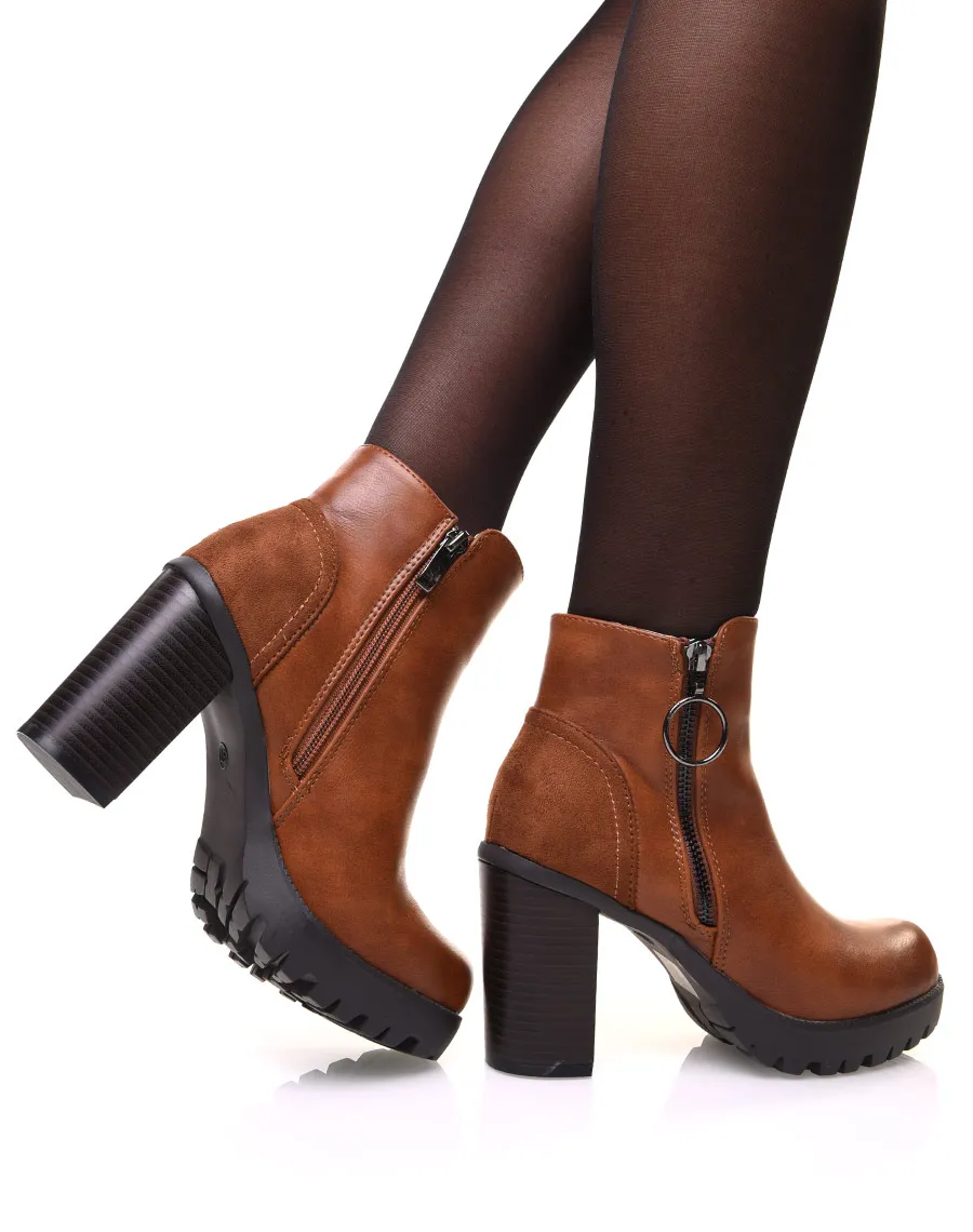 Bottines camelles à talon avec fermeture éclaire décorative