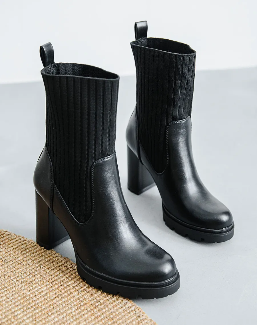 Bottines noires à talon et élastique