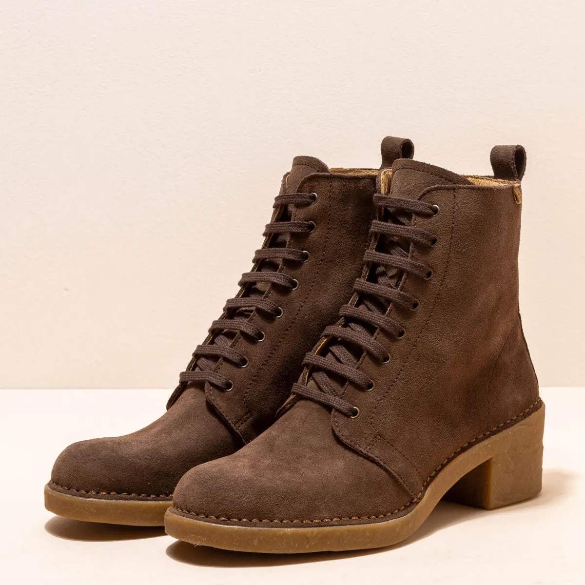 Bottines à talon et lacets en cuir suédé - Marron