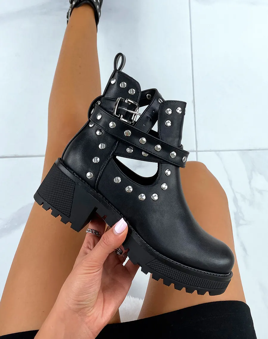 Bottines à talon mi-haut noires cloutées