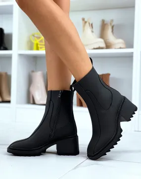 Bottines à talon noires gommées avec surpiqures