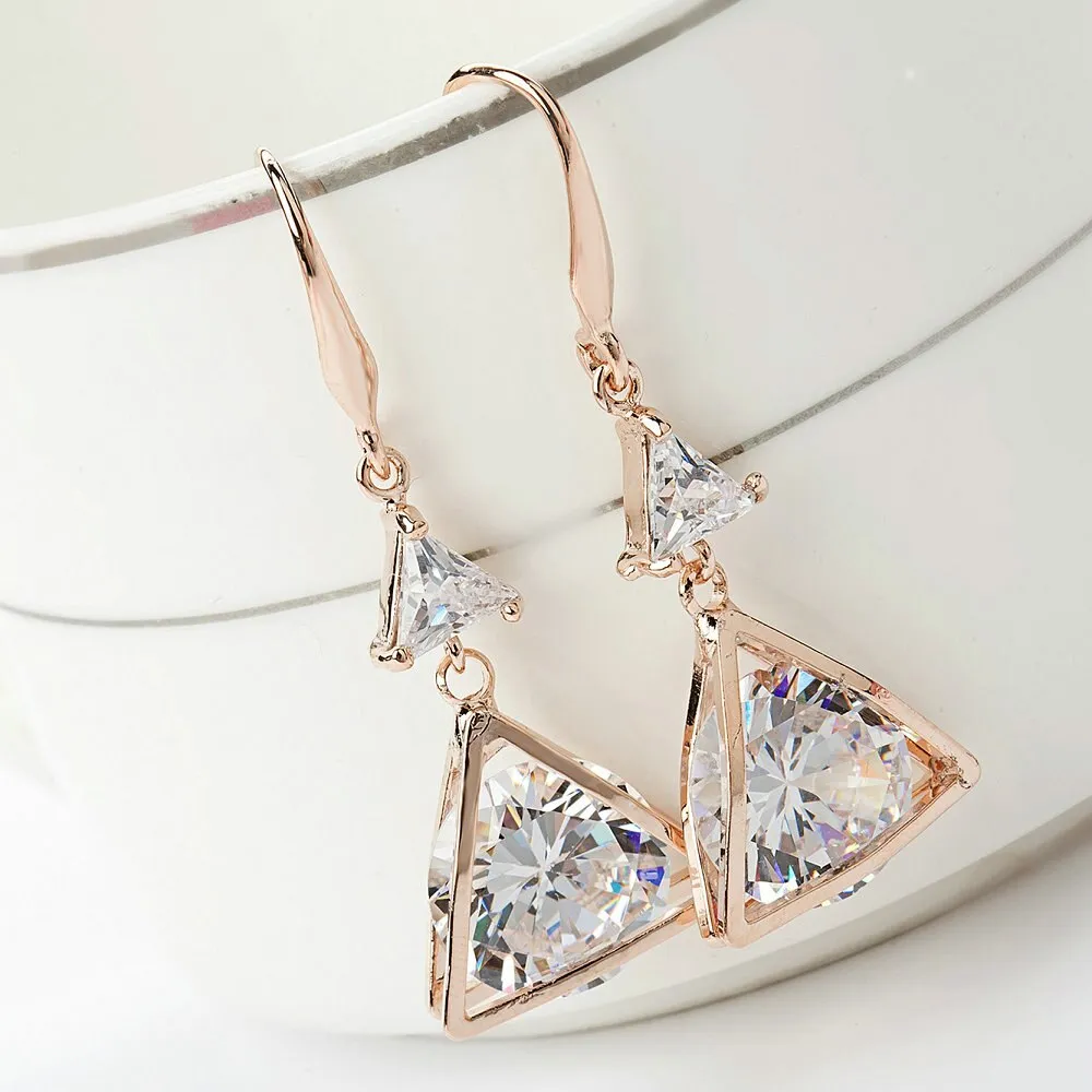 Boucles d'oreilles forme pyramidale pour femmes