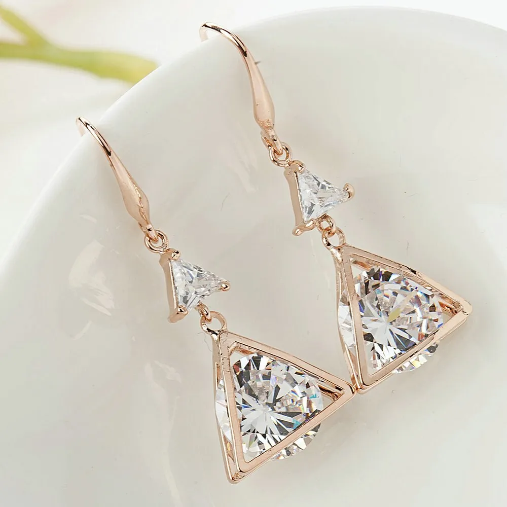 Boucles d'oreilles forme pyramidale pour femmes