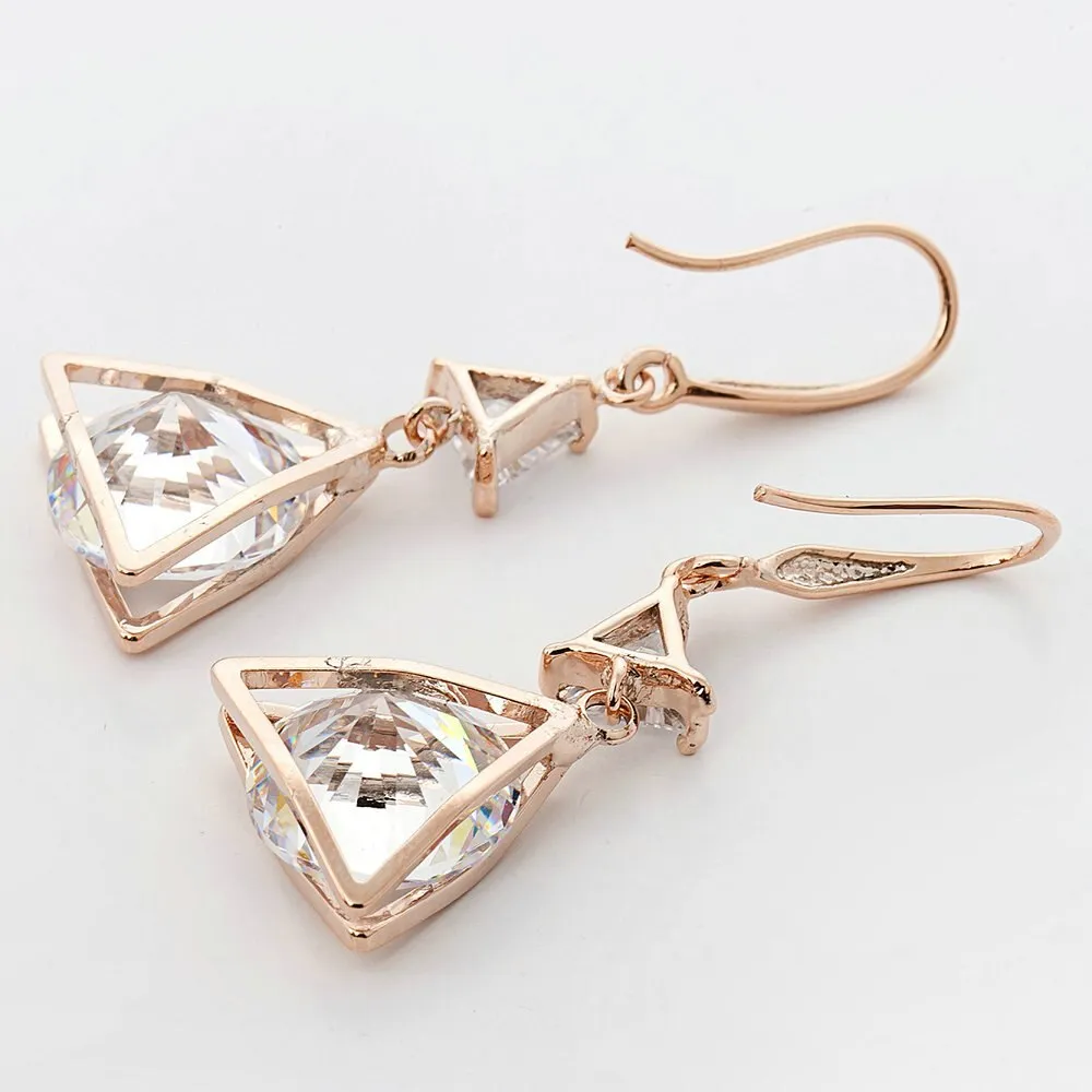 Boucles d'oreilles forme pyramidale pour femmes