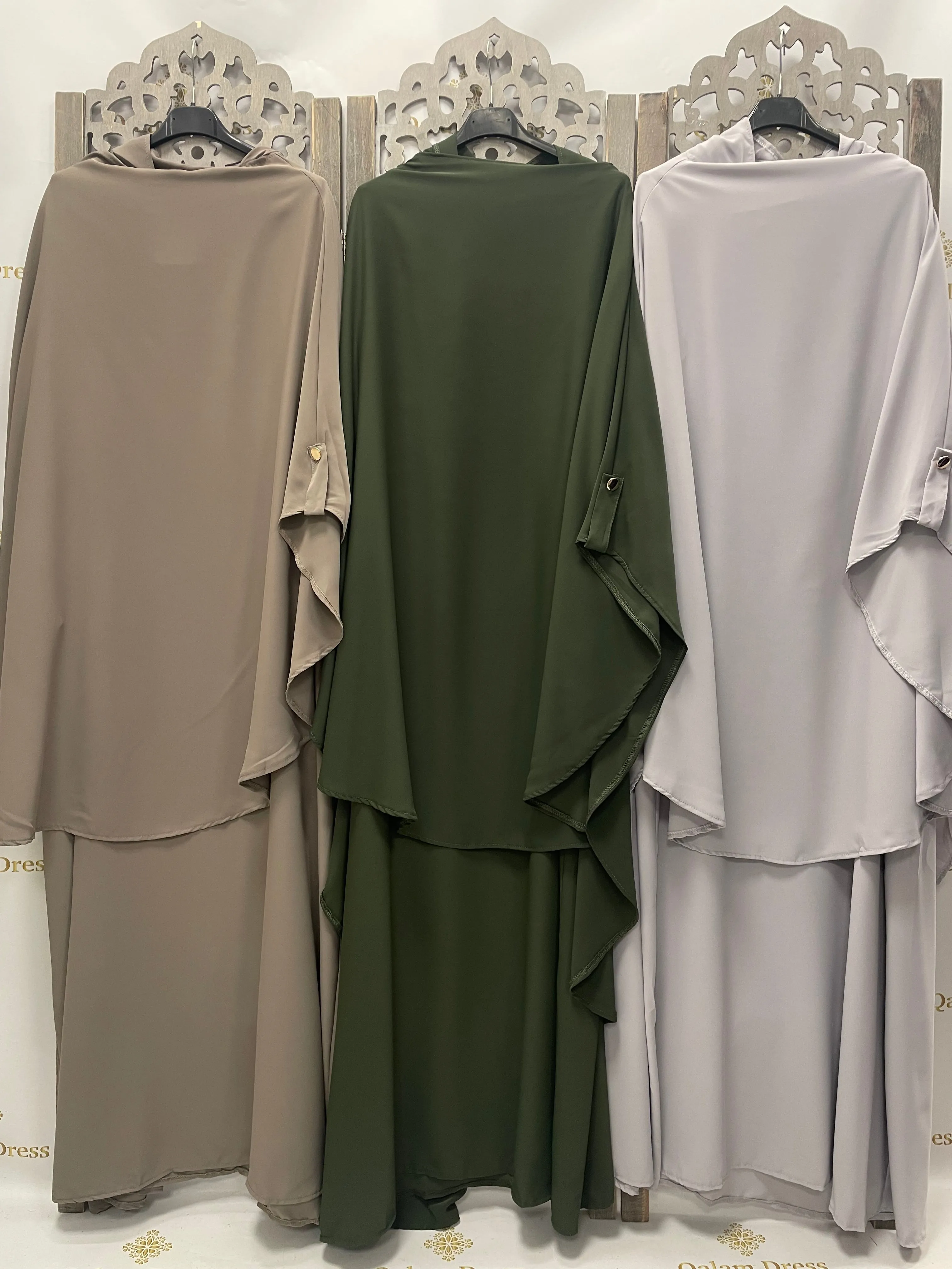 Ensemble khimar abaya soie de médine - boutons dorés