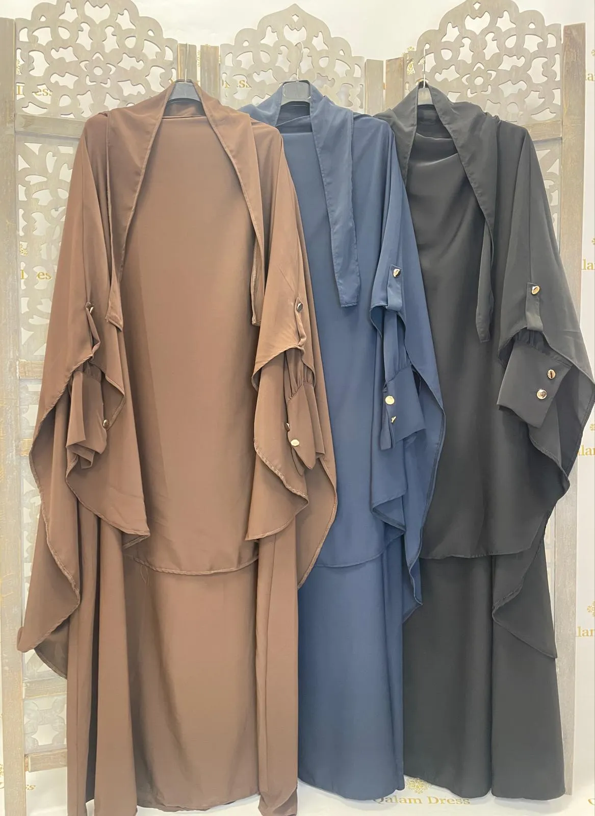 Ensemble khimar abaya soie de médine - boutons dorés