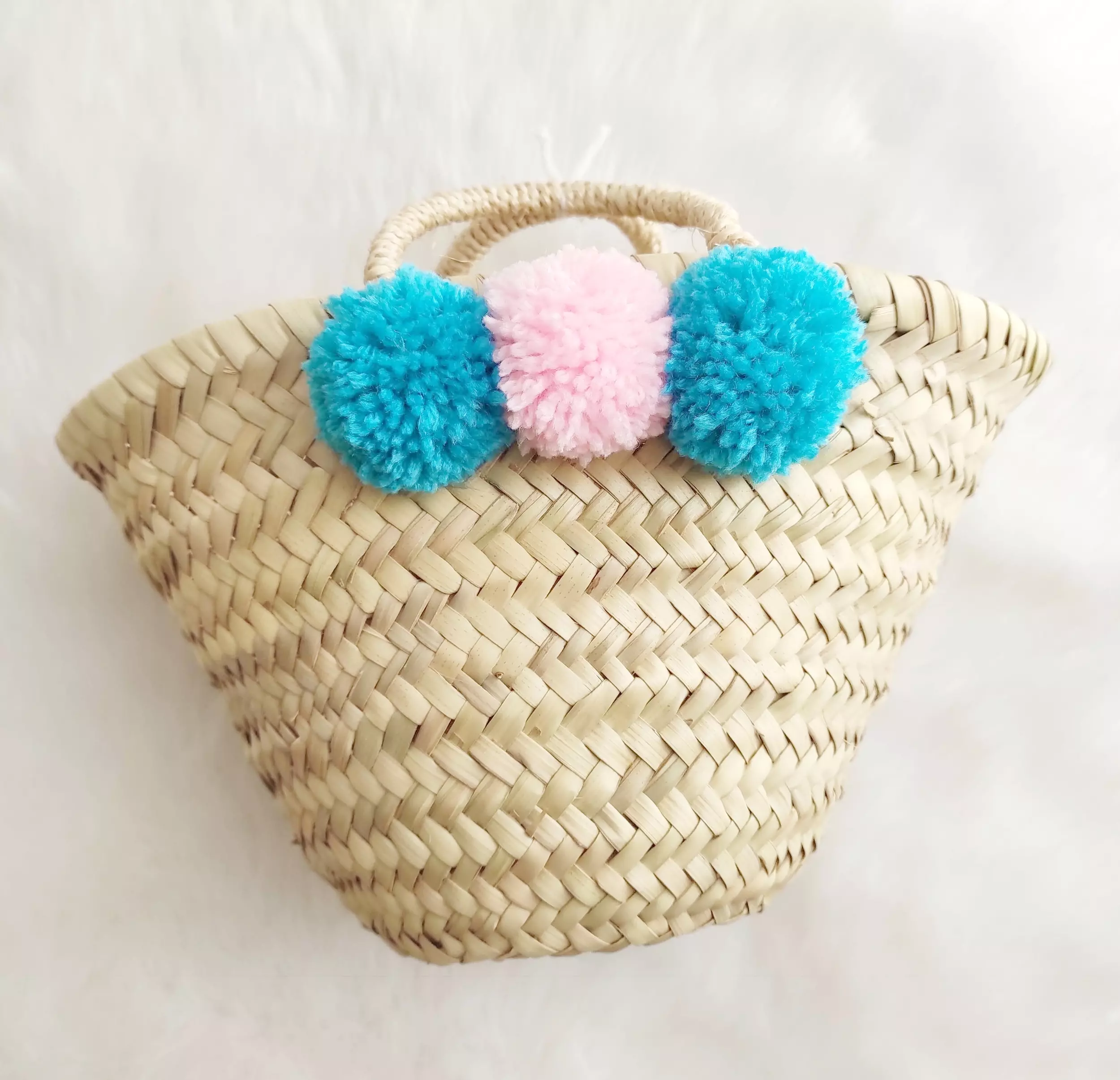 PANIER ENFANT AVEC 3 POMPONS