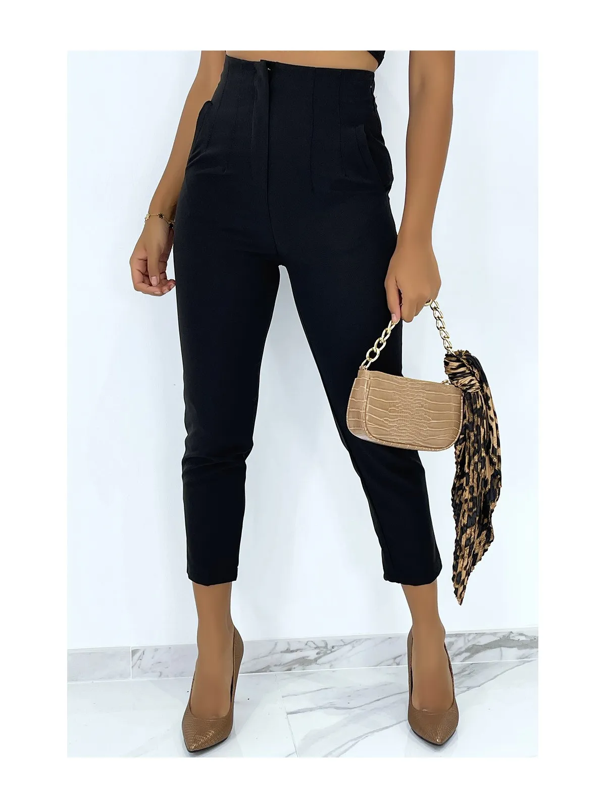 Pantalon à pinces noir style tailleur très chic