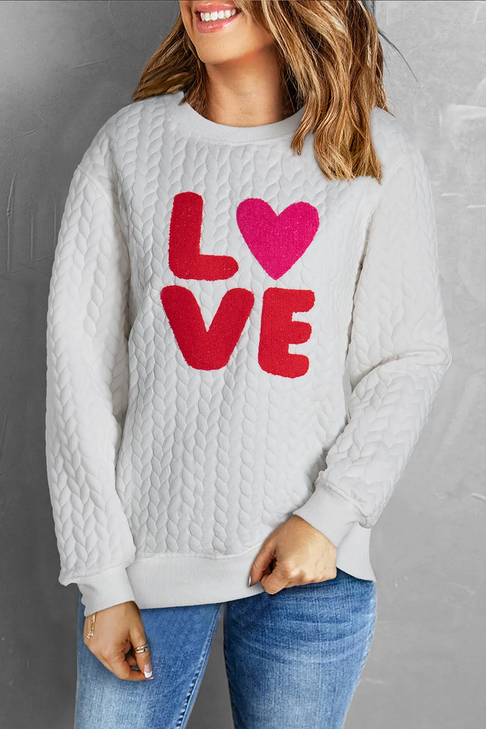 Sweat-shirt blanc en tricot torsadé brodé LOVE Chenille