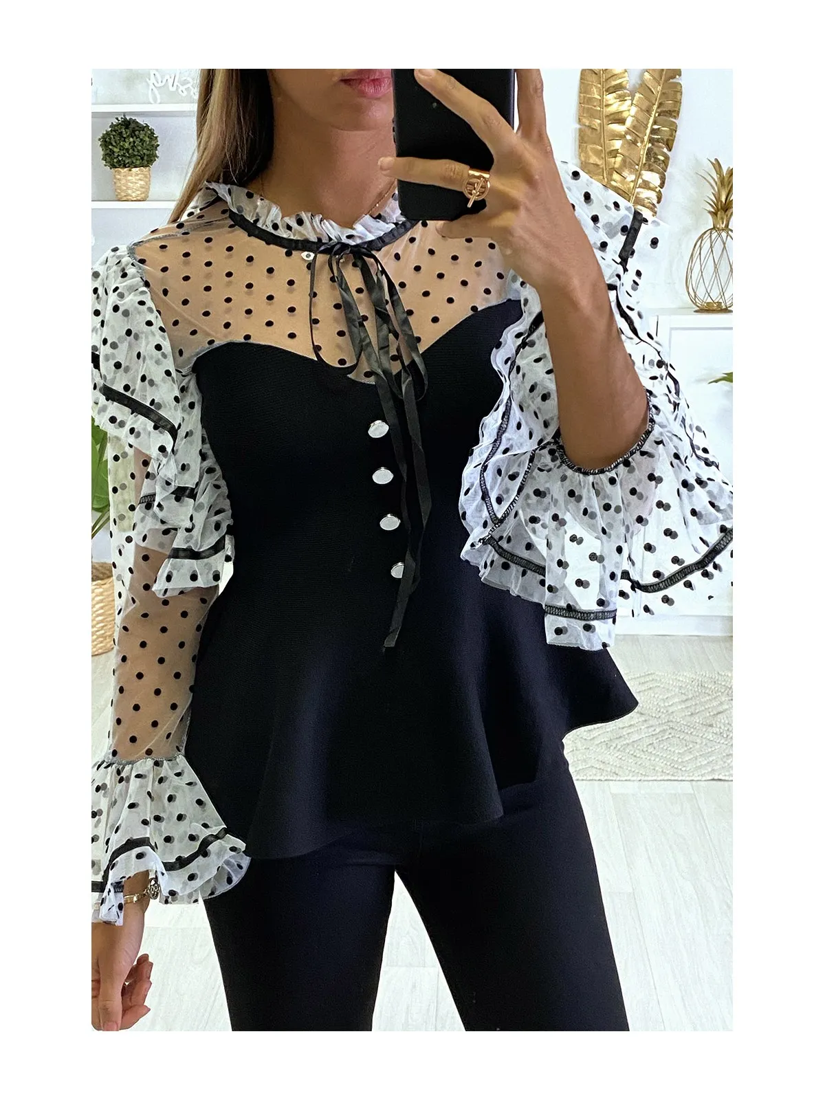 Top noir super chic à petit pois