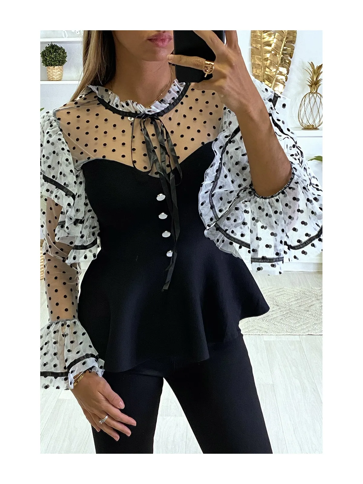 Top noir super chic à petit pois